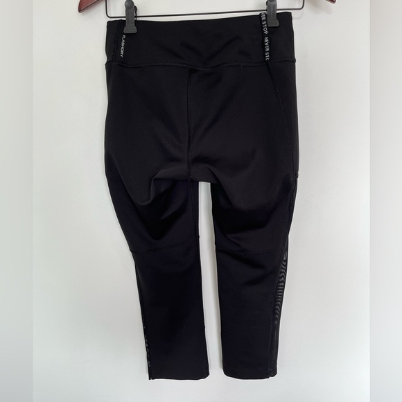 The North Face Dlashdry Black Leggings with pocket size small - Picture 4 of 6